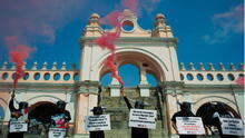 Grupos antitaurinos protestan contra las corridas de toros en Plaza de Acho: “Son torturados”