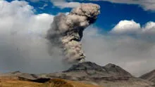 Registran explosiones y caída de cenizas del volcán Sabancaya en Arequipa [VIDEO]