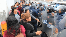 San Luis: enfrentamiento en terminal Yerbateros por desalojo de ambulantes [VIDEO]