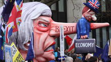 Los anti-Brexit salen a la calle y May se apura en convencer a los diputados