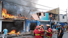 Incendio arrasa con 50 puestos en “La Cachina” en Chimbote