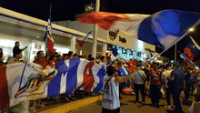 Miles recibieron a hinchas del Manucci en aeropuerto de Trujillo [VIDEO]