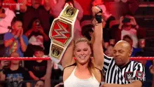 WWE RAW en español: Ronda Rousey cerró el show reteniendo su título femenino