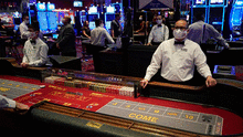 Tragamonedas y casinos serían reactivados en agosto, según Canatur 