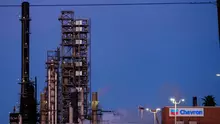Estados Unidos otorga autorización limitada a Chevron para extraer petróleo en Venezuela