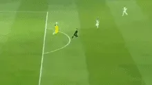 Arquero ve la roja a los 12 segundos por agarrar el balón fuera del área en partido de la liga turca [VIDEO]