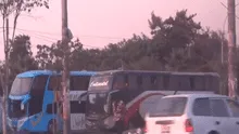 Buses continúan operando de manera informal en la Av. Tomás Valle 