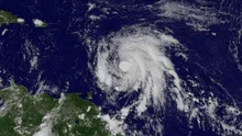 El huracán María ya alcanzó la categoría 5 y ha llegado a Dominica
