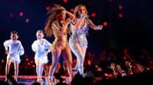 Jennifer Lopez defiende el espectáculo que ofreció con Shakira en el medio tiempo del Super Bowl 