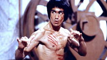 ¿Bruce Lee murió por tomar mucha agua? La insólita nueva hipótesis sobre su muerte