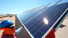 Avanza al Pleno ley que reduce precios de electricidad con energía eólica y solar