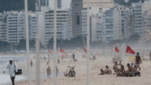 Río de Janeiro reabre playas y bares tras leve estabilización de la COVID-19