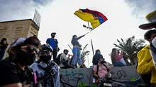 Uribe dice que “revolución molecular disipada” genera protestas en Colombia