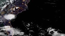 La tormenta tropical Danny toca tierra en la costa de Carolina del Sur, en EE. UU.
