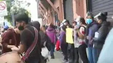 Vecinos de San Juan de Lurigancho protestan contra Sedapal frente al Congreso