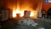 Lurigancho: reportan incendio en depósito de telas
