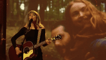 Taylor Swift interpretó la versión de 10 minutos de “All too well” en Saturday night live