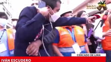 Incendio en Mesa Redonda: seguridad de Jorge Muñoz agarra a reportero y no le permite cumplir su trabajo