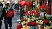 Talibanes prohíben San Valentín y mandan destruir las decoraciones en tiendas de Afganistán