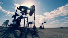 Petróleo WTI rompe la semana en torno a los US$ 90 por barril: una subida de 3,37%