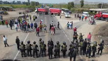 Extranjeros afectados por bloqueo en Panamericana Sur: “Nos han tirado botellas con gasolina”