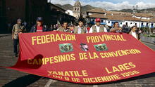 Cocaleros de Cusco arremeten contra el congresista Guillermo Bermejo