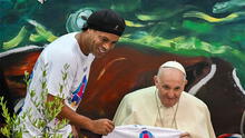 ¡Encuentro de cracks! Ronaldinho y el papa Francisco se reúnen para anunciar partido por la paz
