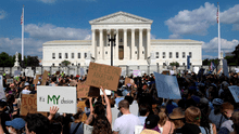 Cientos de manifestantes exigen derechos reproductivos en EE. UU.: “El aborto es salud”