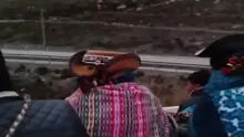 Junín: comuneros durmieron con frazadas y plásticos en cerro de Morococha para tener bloqueada la carretera