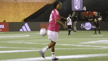 ¡Ronaldinho sigue intacto! El astro brasileño muestra su clase con el balón en la Kings League