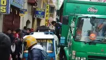 "Ahí están los angelitos": saquean camión de cervezas en Puno