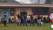 “Lindas maestras de Maroyu”: profesoras se lucen bailando coreografía de la agrupación en Andahuaylas