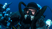 Científico logra récord de permanecer 100 días bajo el agua y cuenta qué descubrió
