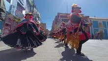 Autoridades locales llegaron danzando para exigir obras al Gobierno Regional en Puno