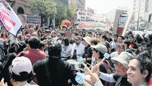 Estudiantes protestan contra medidas del Congreso y del MEF