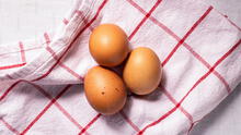 ¿Cuánto tiempo demora en sancochar un huevo y cómo saber si está duro? (sin quitar la cáscara)