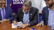 Expresidente Francisco Sagasti colocó su firma para exigir el adelanto de elecciones