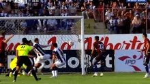 ¡Tremendo blooper! Tras atajadón de Angelo Campos, Josepmir Ballón anotó autogol