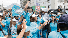 Trabajadores de salud y docentes toman las calles por presupuesto