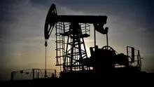 Petróleo sube 2% por preocupaciones sobre crisis en Oriente Medio e inflación