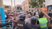 Huacho: ciudadanos intentan ingresar a hotel donde se encuentra asesino de hermanas