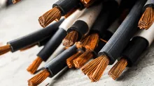 El metal que podría reemplazar al cobre como conductor de electricidad: hasta 2 veces más barato