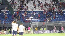 ¡Partido suspendido! Árbitro detuvo el Cerro Porteño vs. 2 de Mayo por peleas de barras en las tribunas