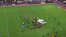 Jugador de Estudiantes convulsionó en pleno partido ante Boca y fue retirado en ambulancia