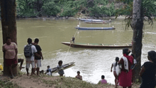 Amazonas: indígenas awajún bloquean río para evitar el ingreso de mineros ilegales