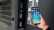 ¿Cómo conectar un Smart TV con tu teléfono usando un cable USB y qué sucede al hacerlo?