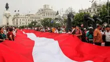 La mayoría de los peruanos no apoya la democracia