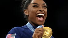 Simone Biles hace historia al liderar a Estados Unidos hacia el oro en gimnasia artística en París 2024