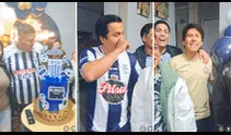 Peruano celebra su cumpleaños con temática de Alianza Lima y su amigo va con camiseta de la ‘U’