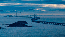 El puente submarino más largo del mundo conecta 3 ciudades de China y costó más de 19.000 millones dólares